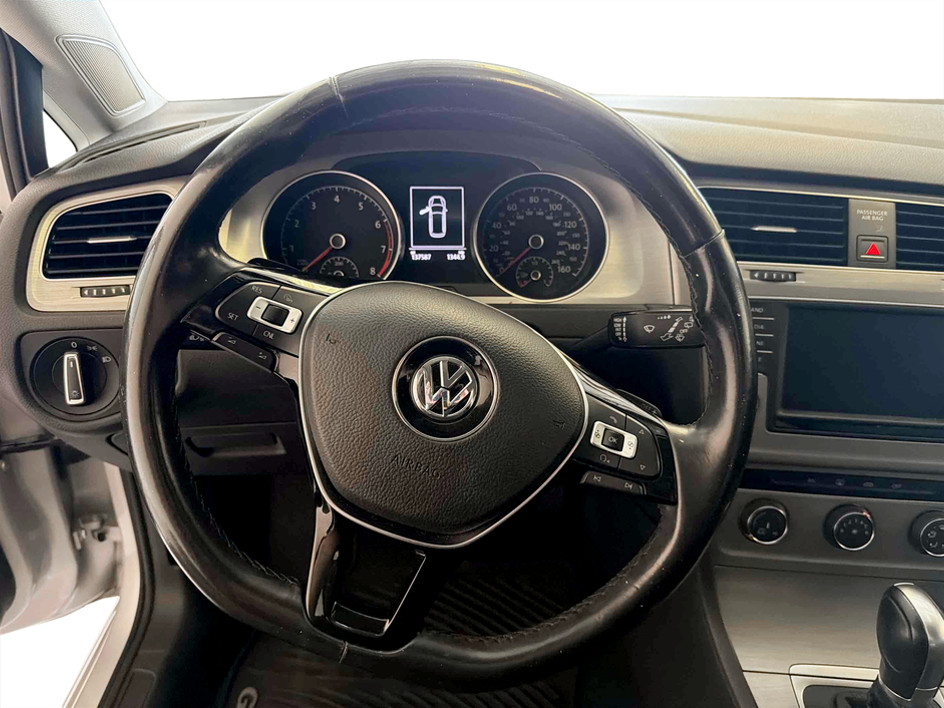 Photo 11 of this Volkswagen Golf SportWagen