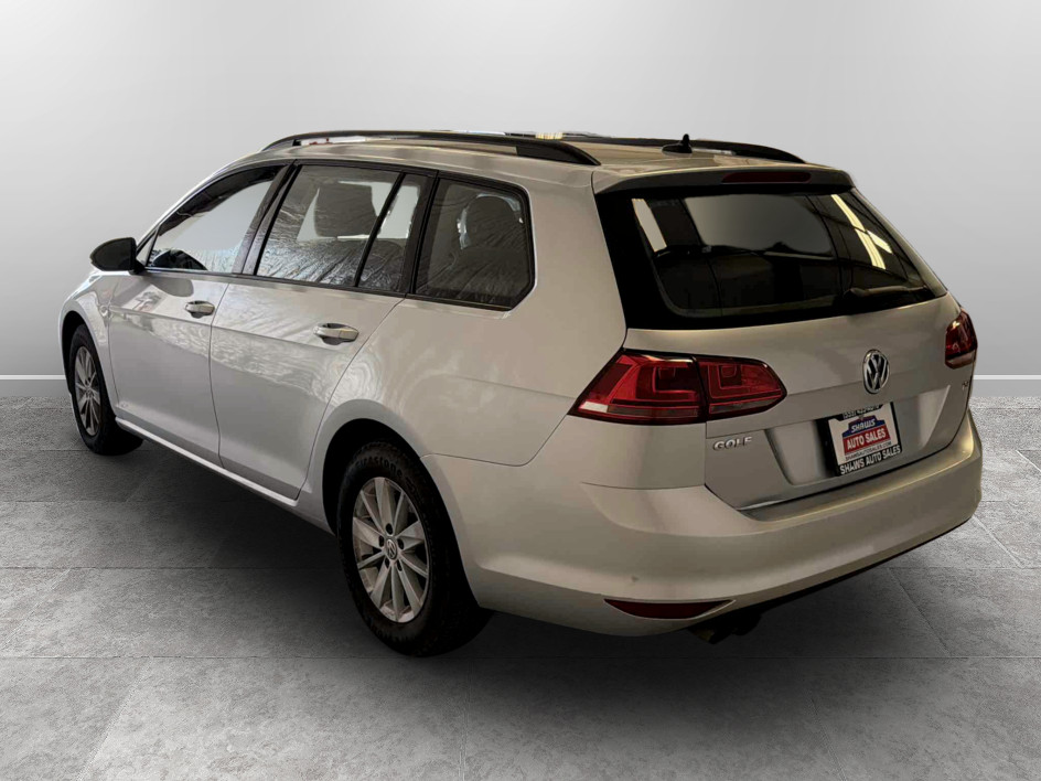 Photo 6 of this Volkswagen Golf SportWagen