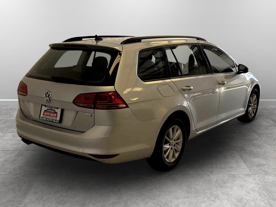 Photo 4 of this Volkswagen Golf SportWagen