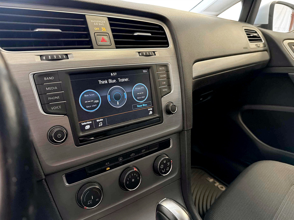 Photo 15 of this Volkswagen Golf SportWagen