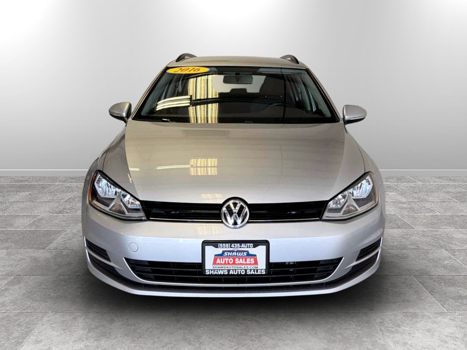 Photo 8 of this Volkswagen Golf SportWagen
