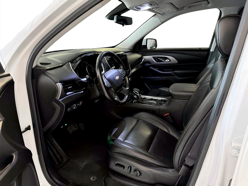 Photo 9 of this Chevrolet Traverse