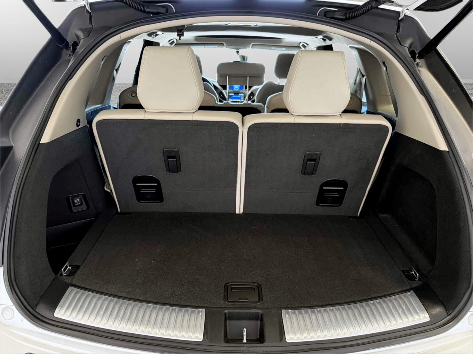 Photo 20 of this Acura MDX