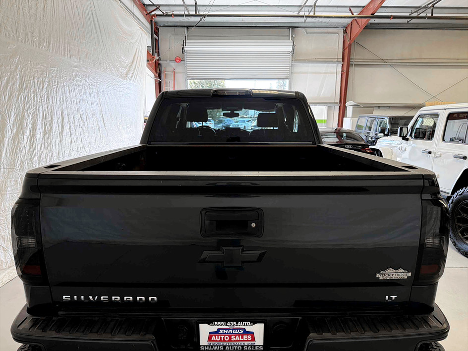 Photo 5 of this Chevrolet Silverado 1500