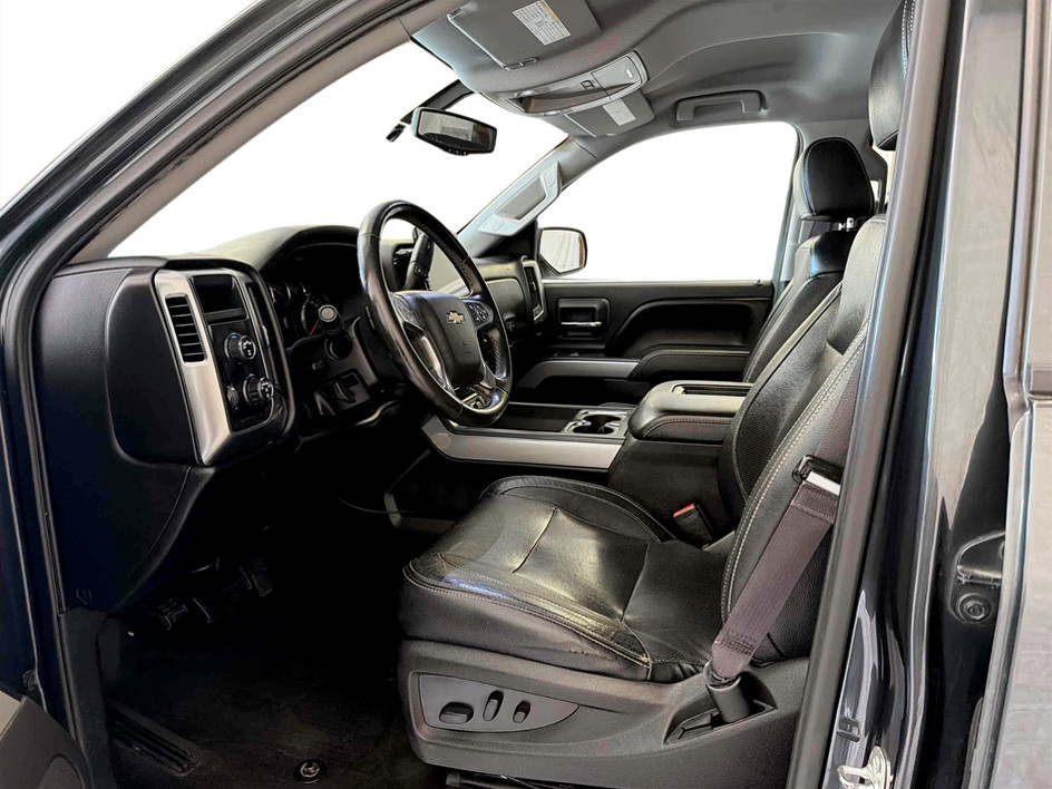 Photo 9 of this Chevrolet Silverado 1500
