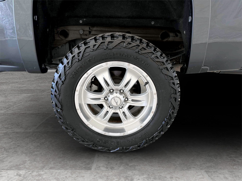 Photo 20 of this Chevrolet Silverado 1500