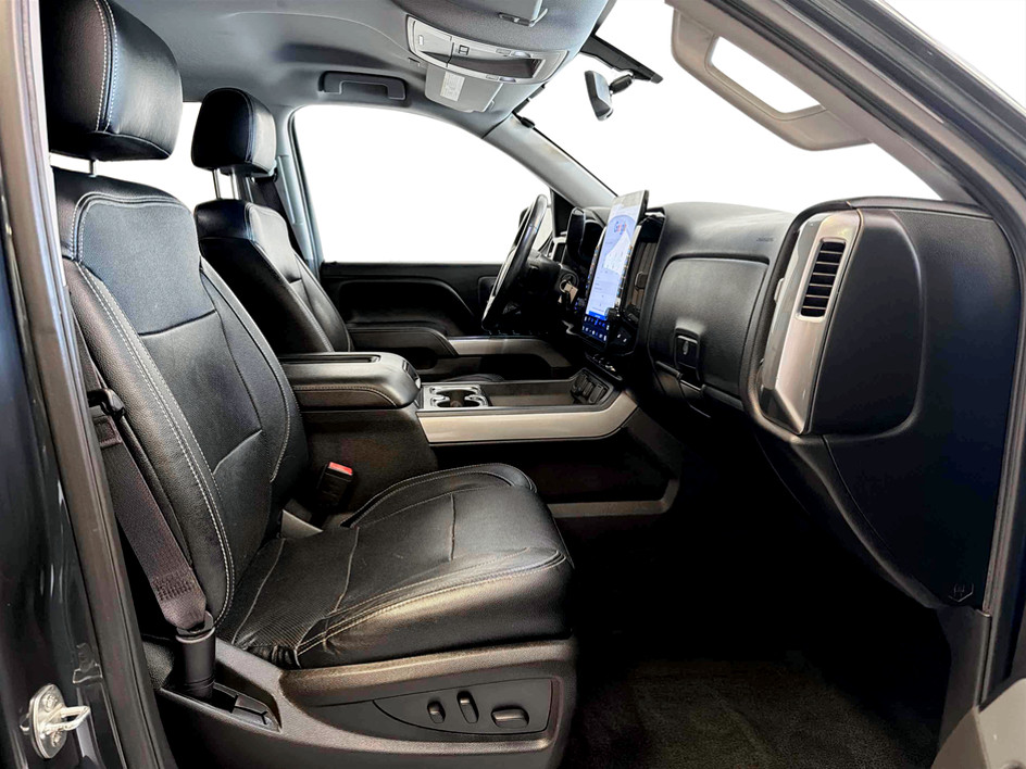 Photo 17 of this Chevrolet Silverado 1500