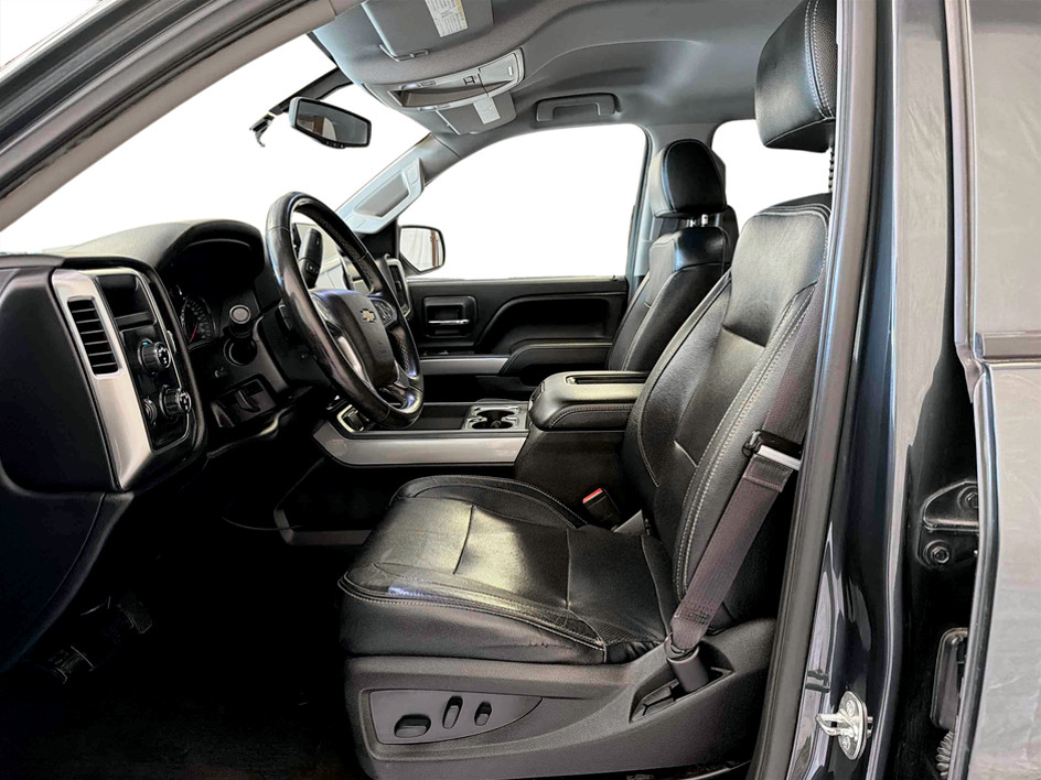 Photo 10 of this Chevrolet Silverado 1500