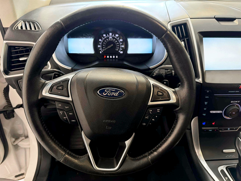 Photo 11 of this Ford Edge