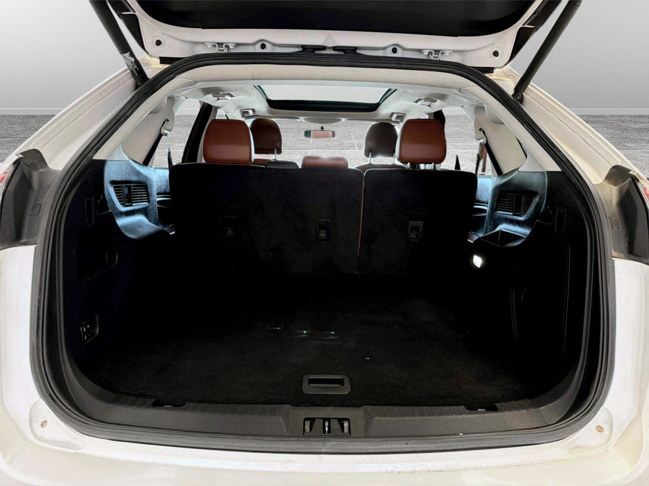 Photo 20 of this Ford Edge