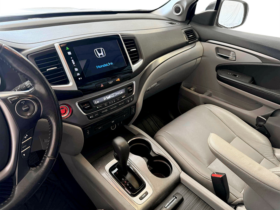 Photo 12 of this Honda Pilot