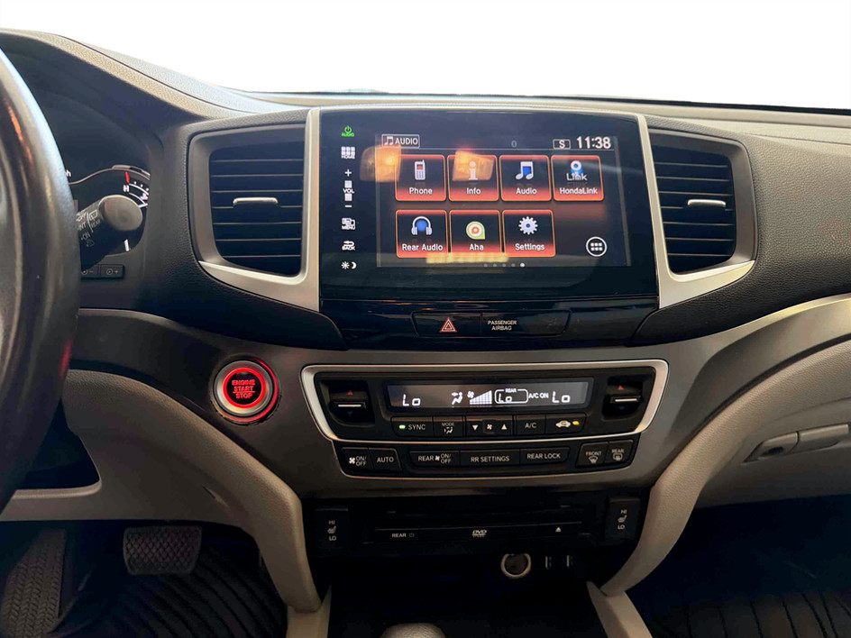 Photo 13 of this Honda Pilot