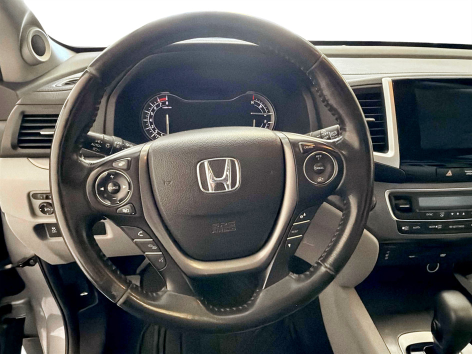Photo 11 of this Honda Pilot