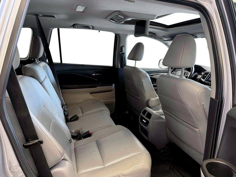 Photo 17 of this Honda Pilot