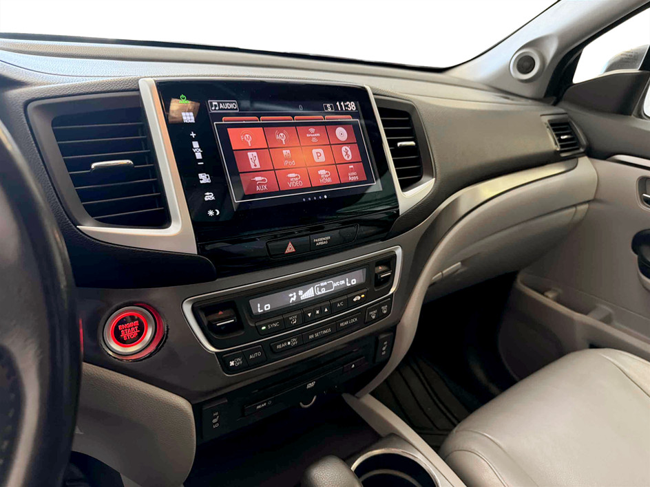 Photo 15 of this Honda Pilot