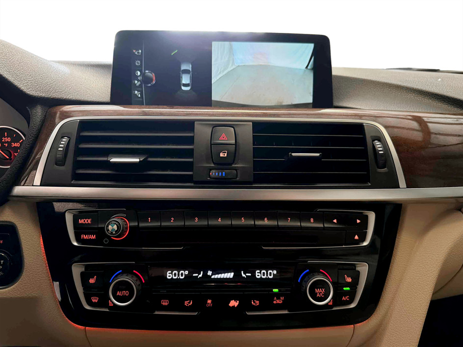Photo 13 of this BMW 3 Series