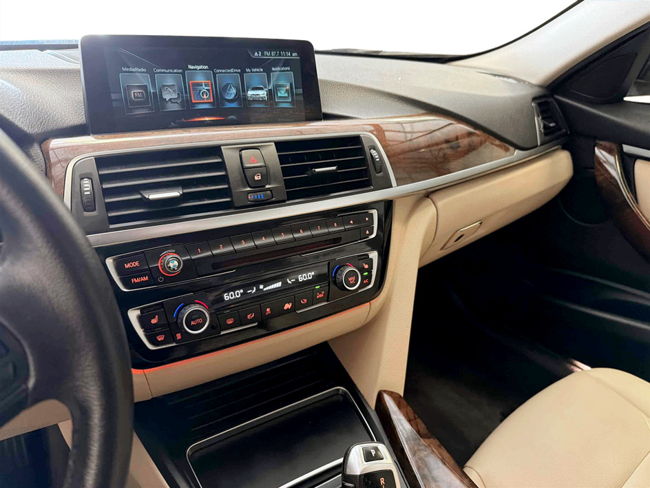 Photo 15 of this BMW 3 Series