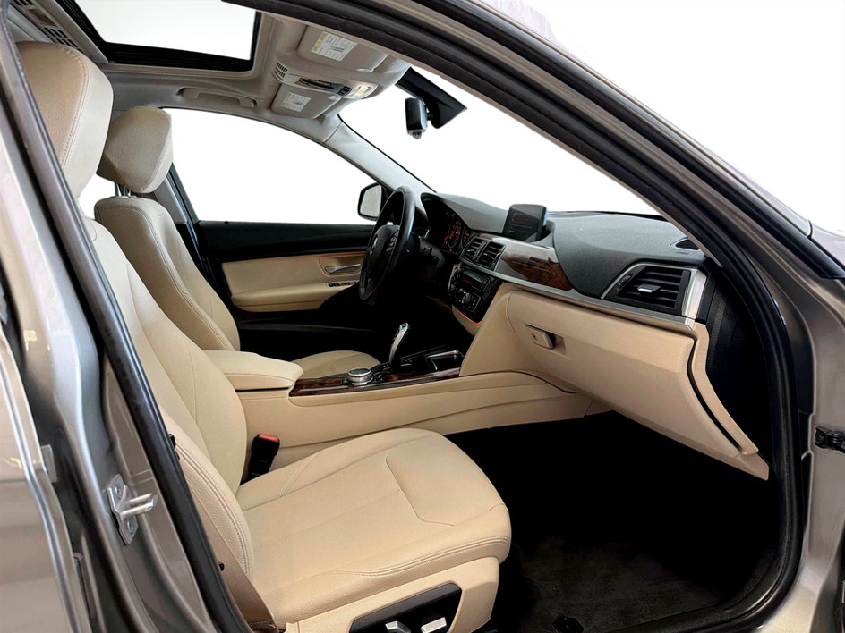 Photo 16 of this BMW 3 Series