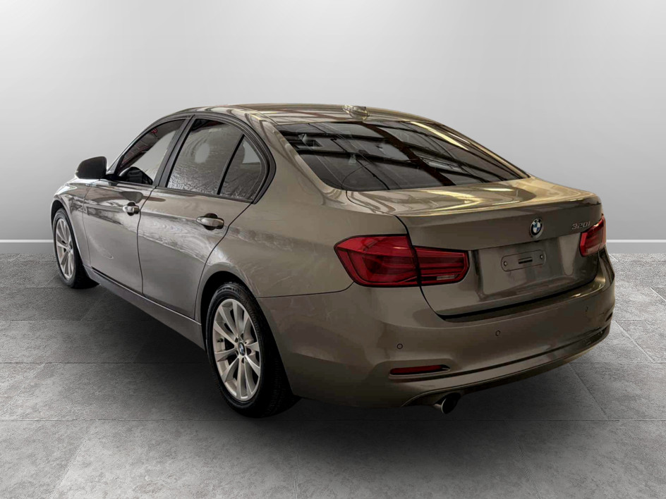 Photo 6 of this BMW 3 Series