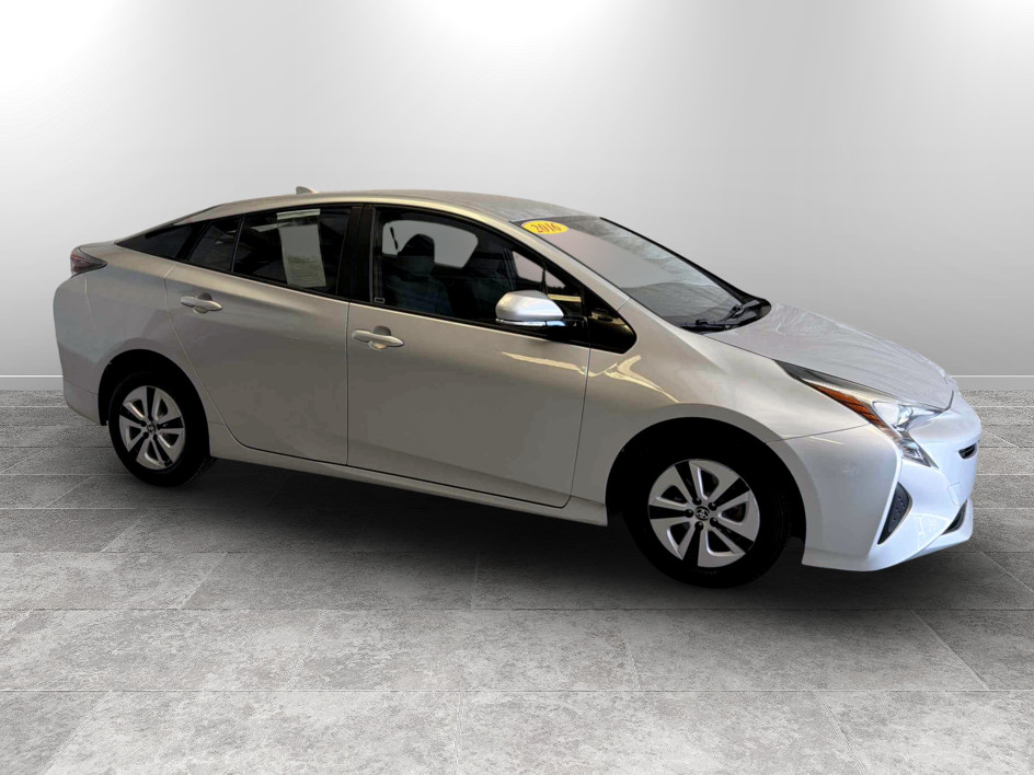 Photo 2 of this Toyota Prius