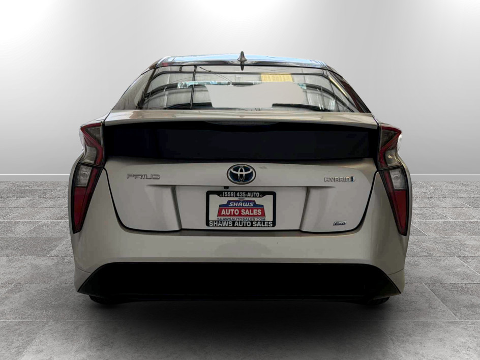 Photo 5 of this Toyota Prius