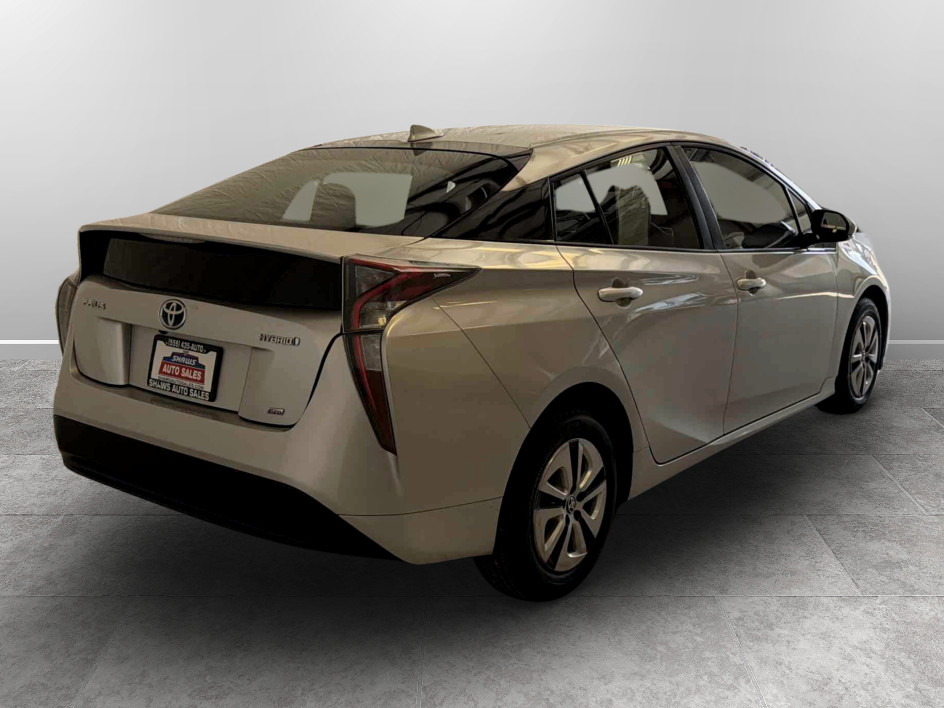 Photo 4 of this Toyota Prius