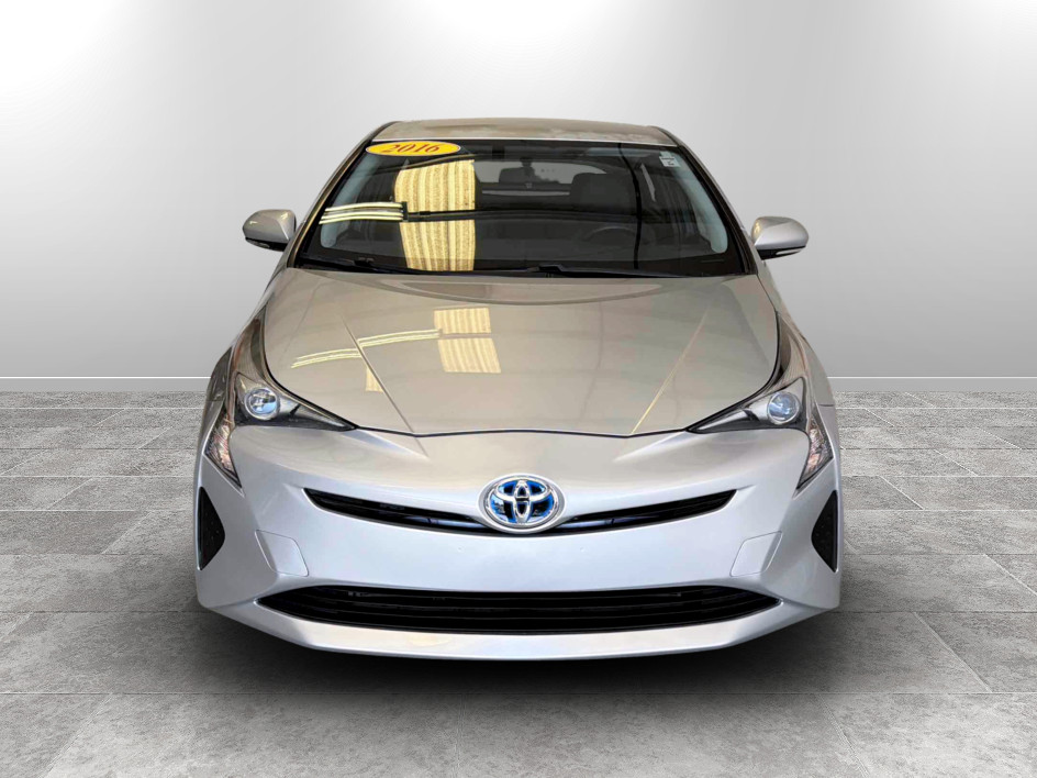 Photo 8 of this Toyota Prius