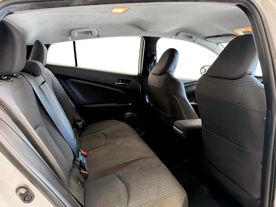 Photo 18 of this Toyota Prius