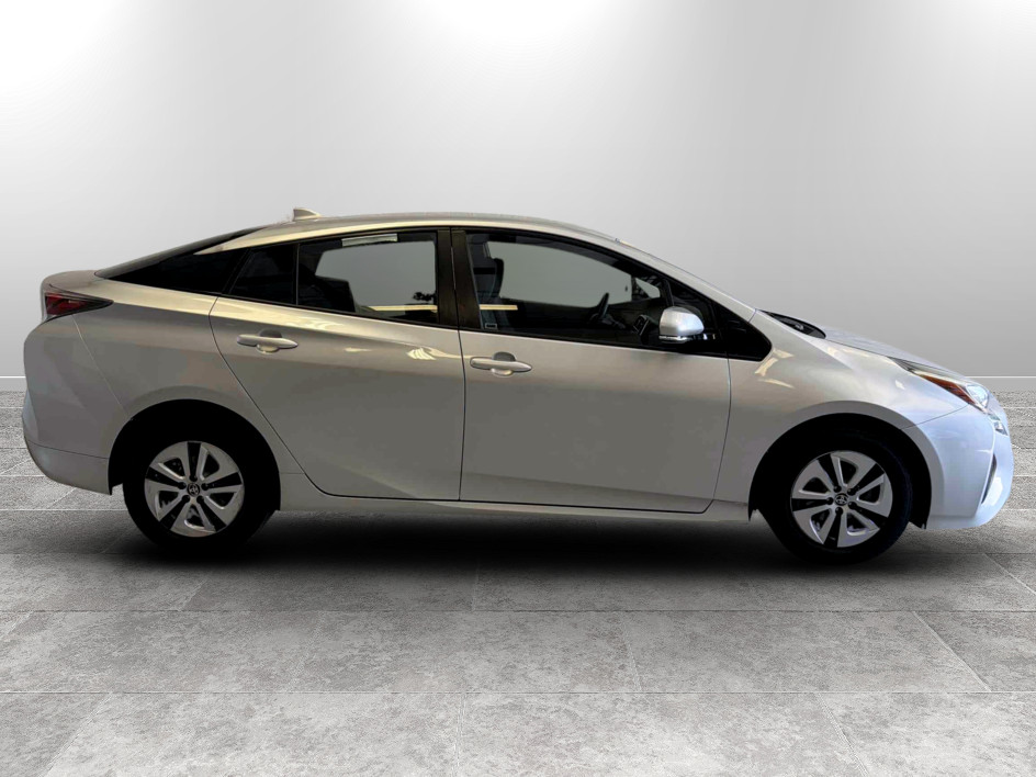 Photo 3 of this Toyota Prius