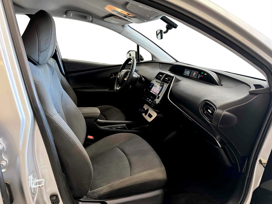 Photo 16 of this Toyota Prius