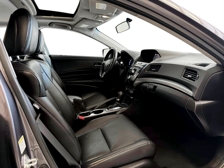 Photo 16 of this Acura ILX