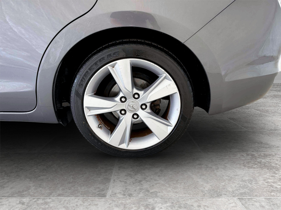 Photo 21 of this Acura ILX