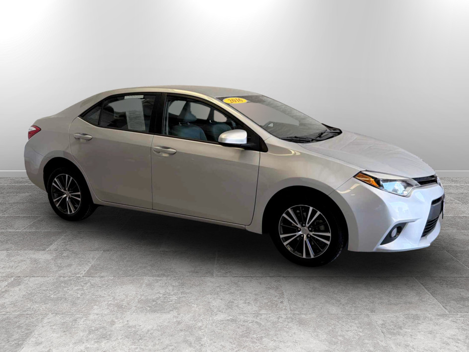 Photo 2 of this Toyota Corolla