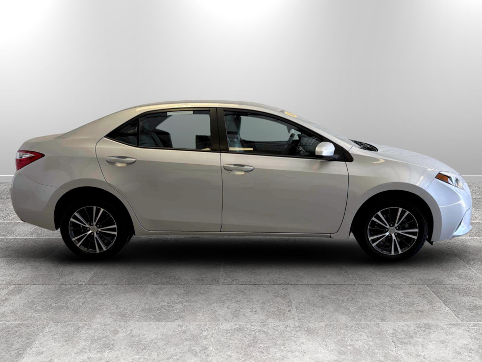 Photo 3 of this Toyota Corolla