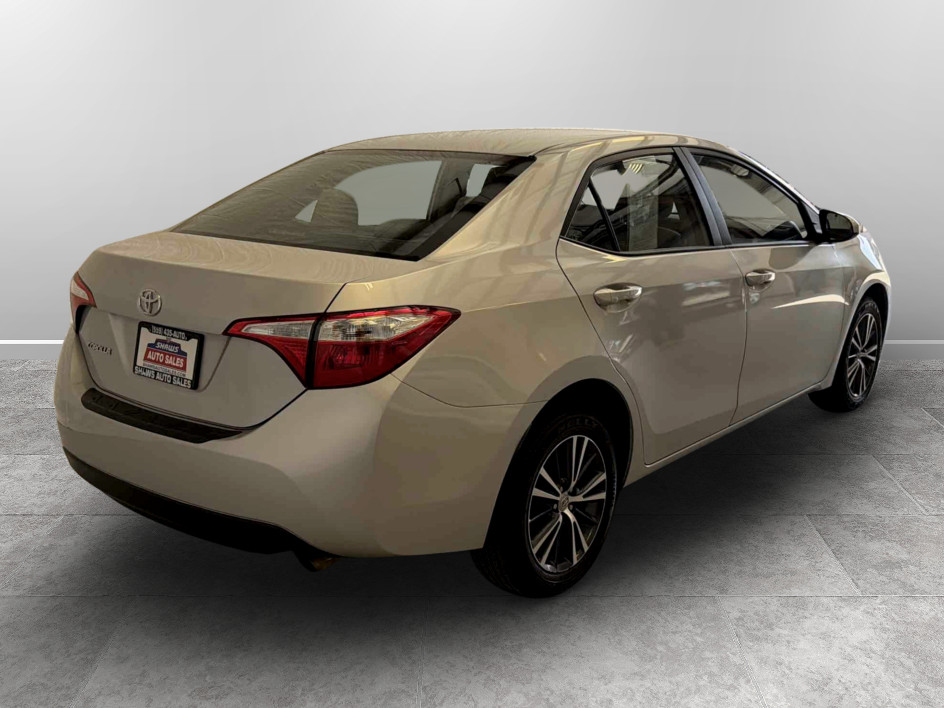 Photo 4 of this Toyota Corolla
