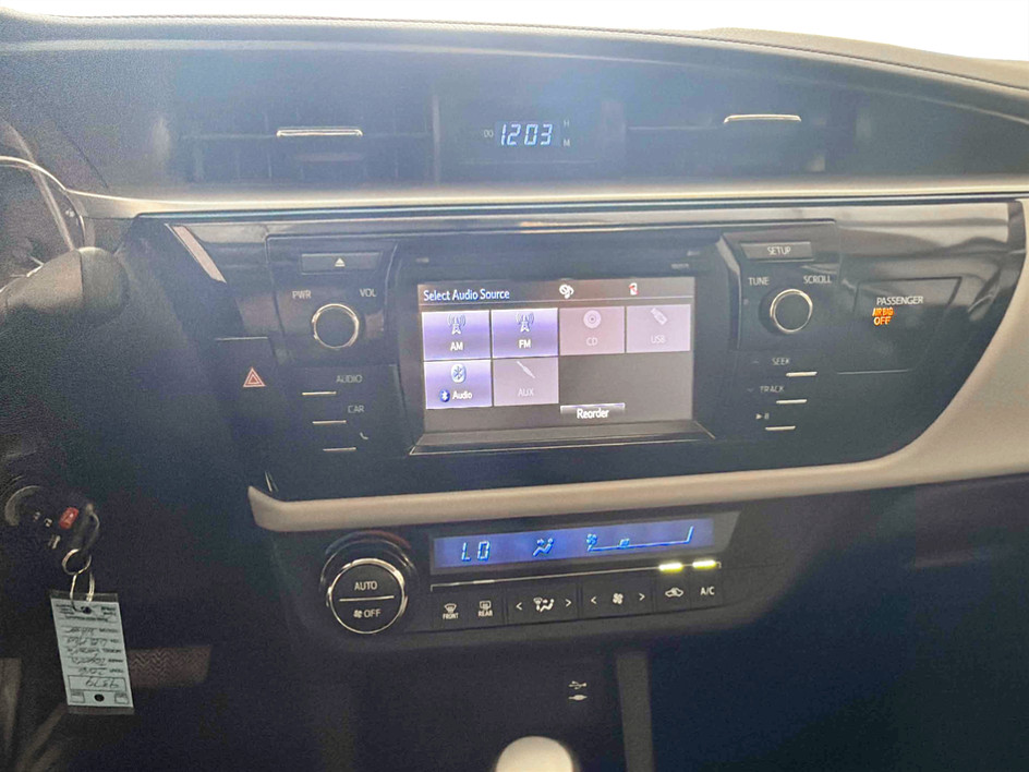 Photo 13 of this Toyota Corolla