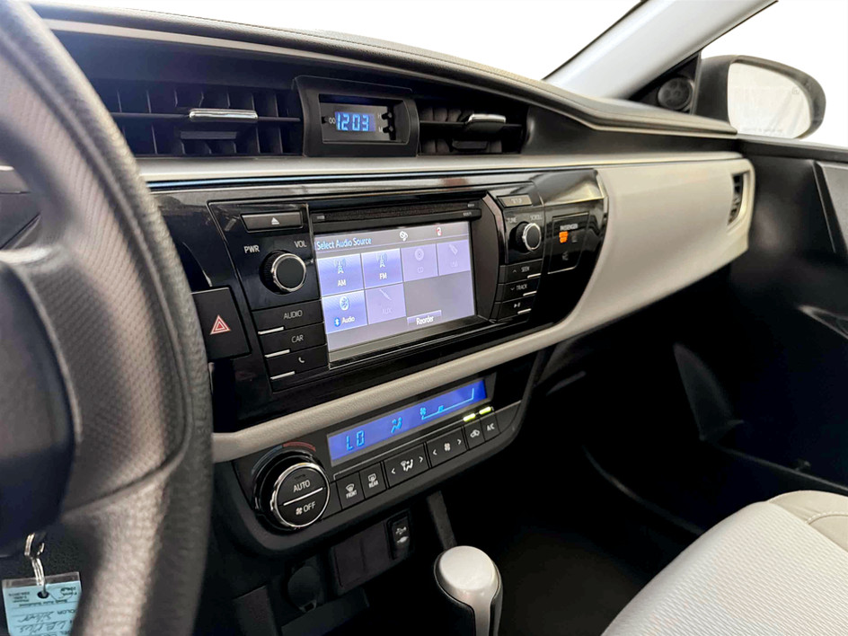 Photo 15 of this Toyota Corolla