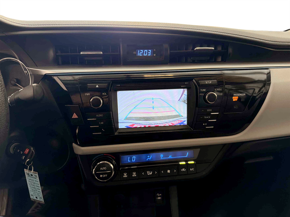 Photo 14 of this Toyota Corolla