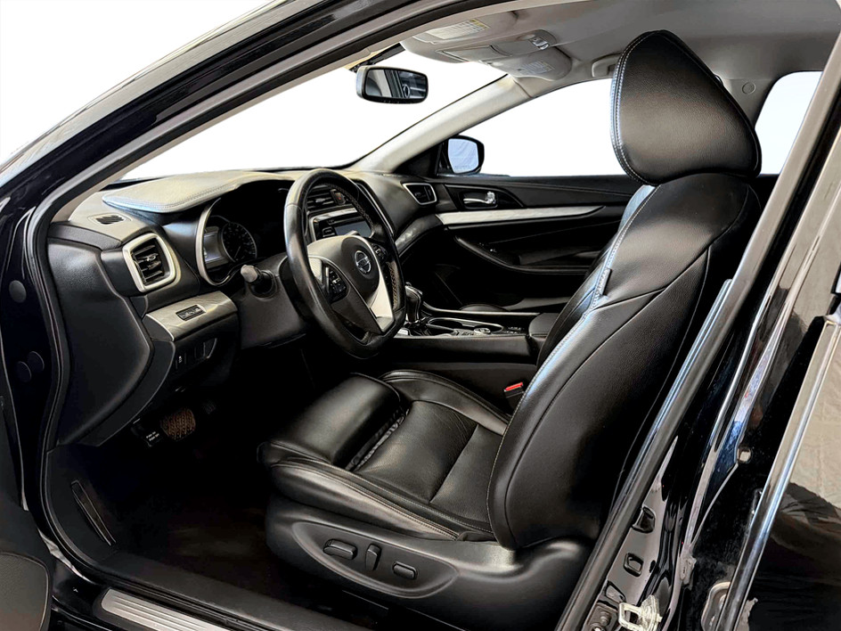 Photo 9 of this Nissan Maxima