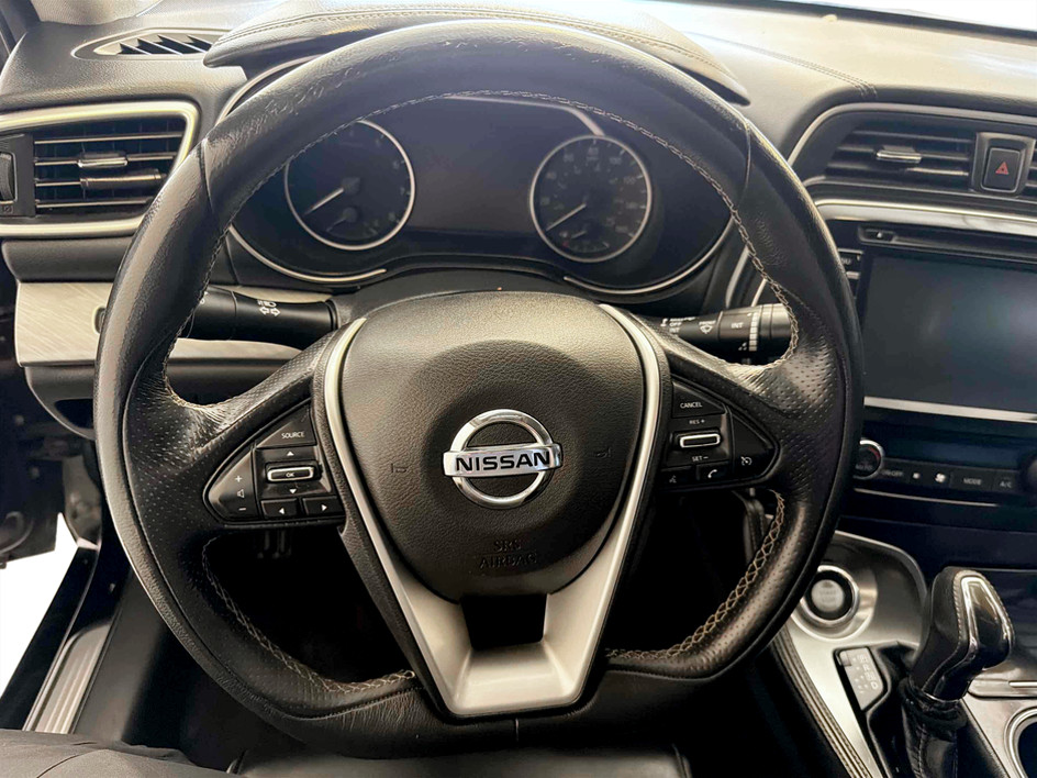 Photo 11 of this Nissan Maxima