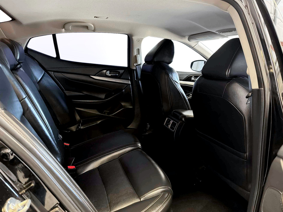 Photo 19 of this Nissan Maxima