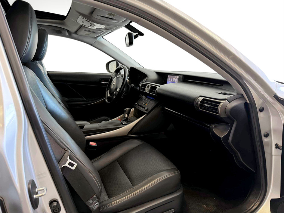 Photo 16 of this Lexus IS 250