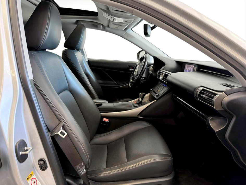 Photo 17 of this Lexus IS 250