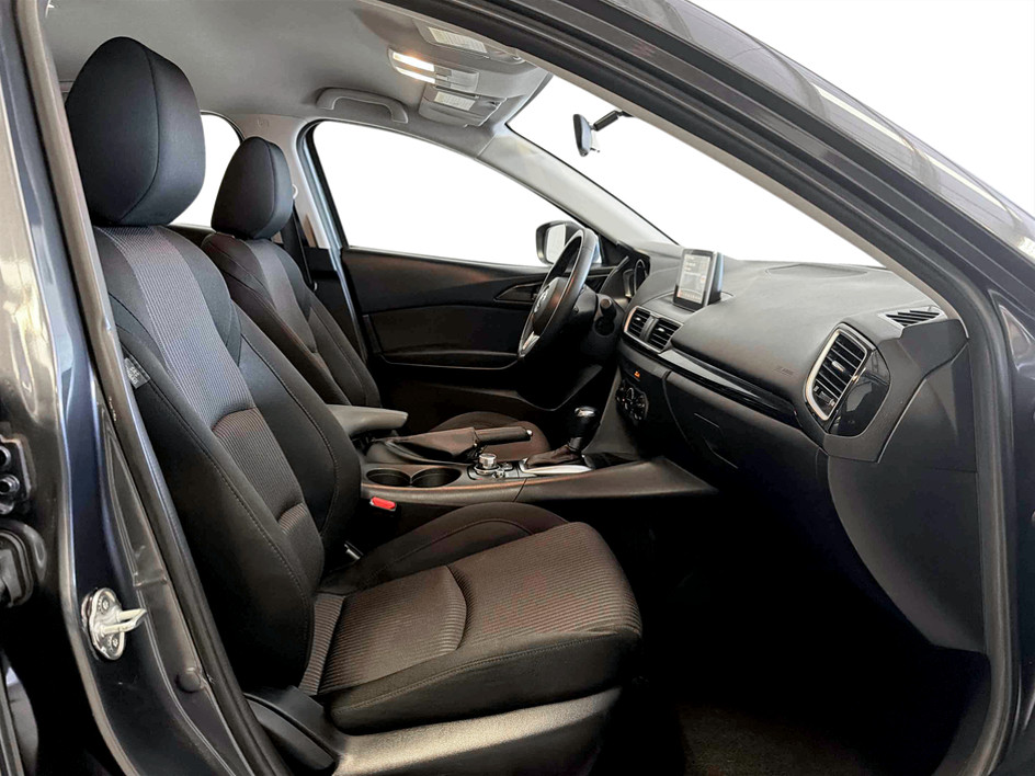 Photo 17 of this Mazda Mazda3
