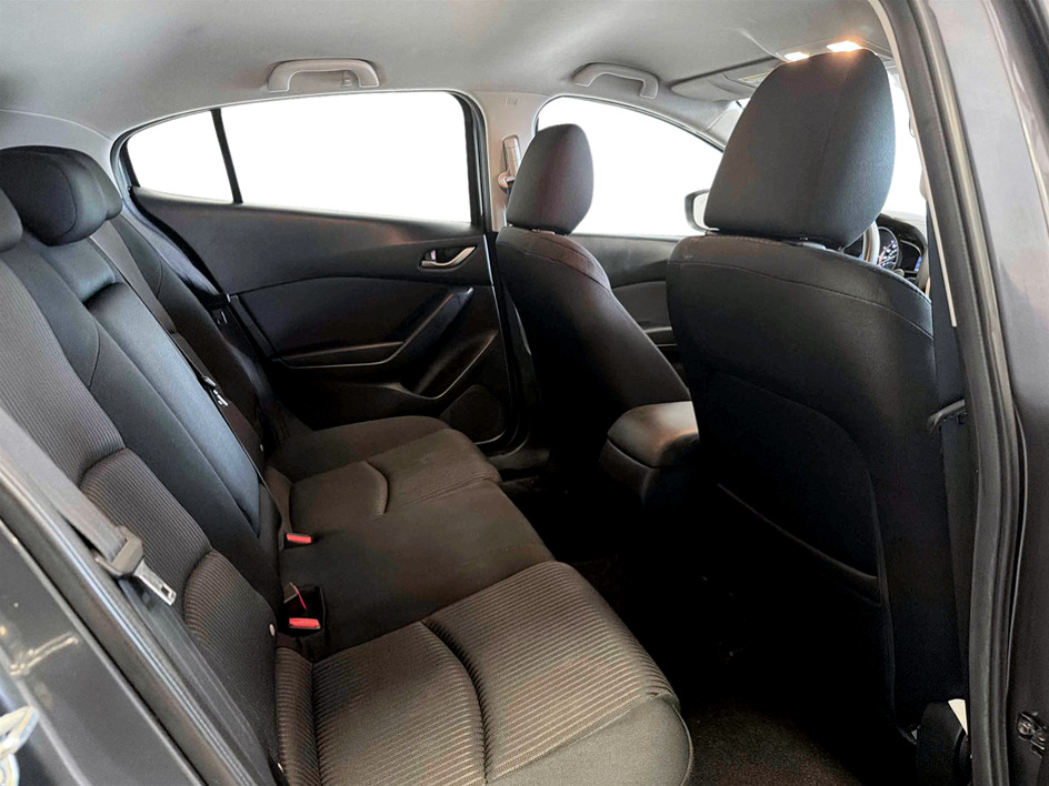 Photo 18 of this Mazda Mazda3