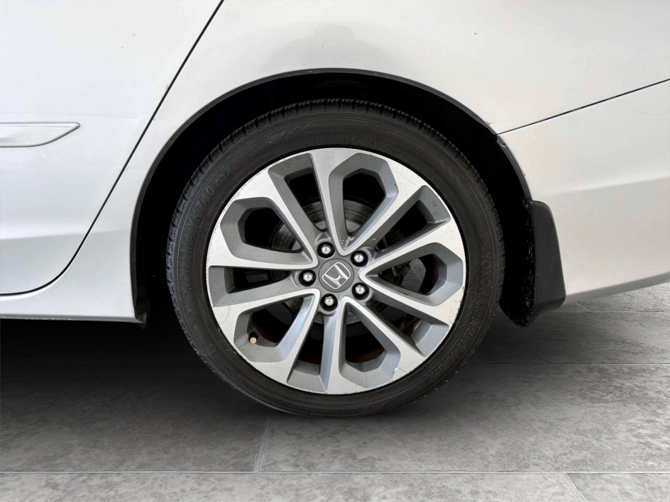 Photo 21 of this Honda Accord Sedan
