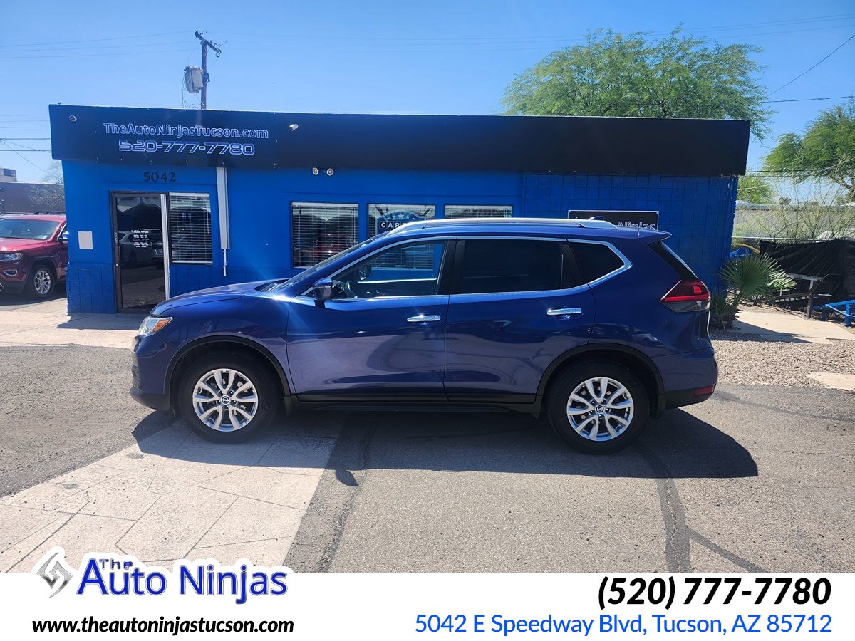 2019 Nissan Rogue SV FWD photo
