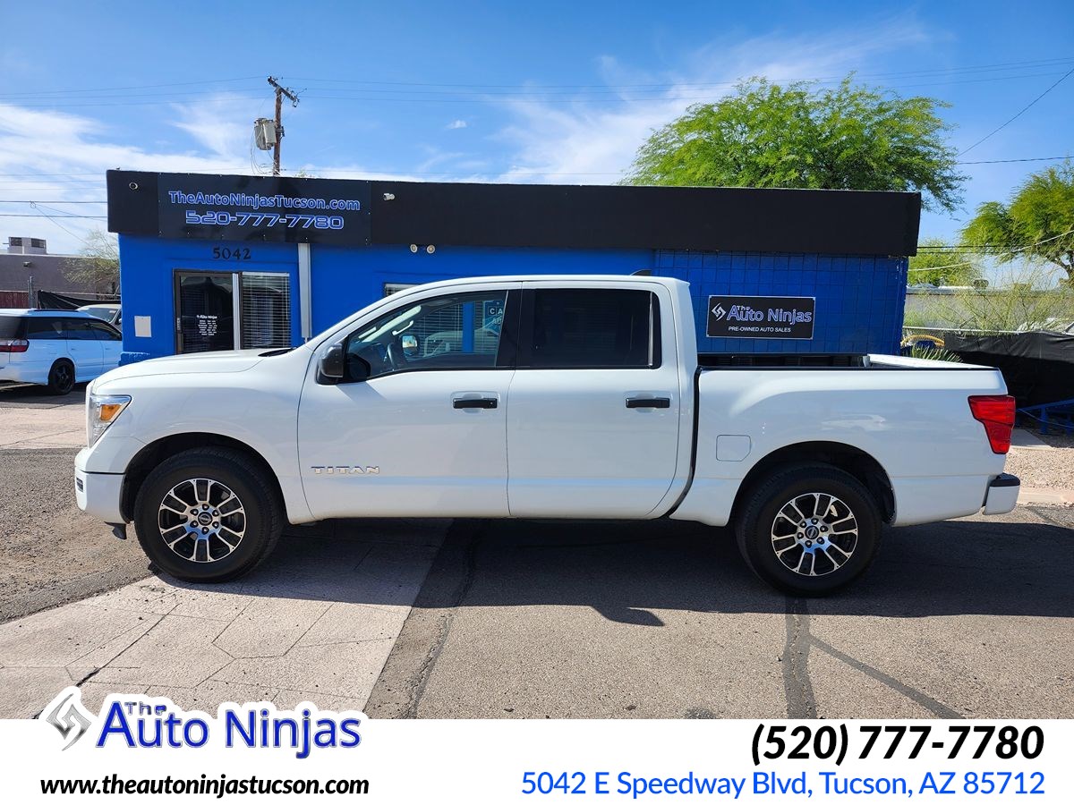 2023 Nissan Titan SV RWD photo