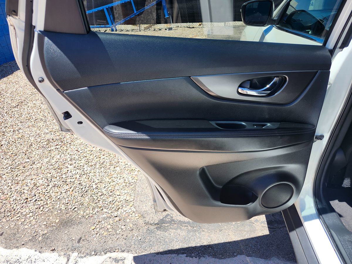 Nissan Rogue photo 16