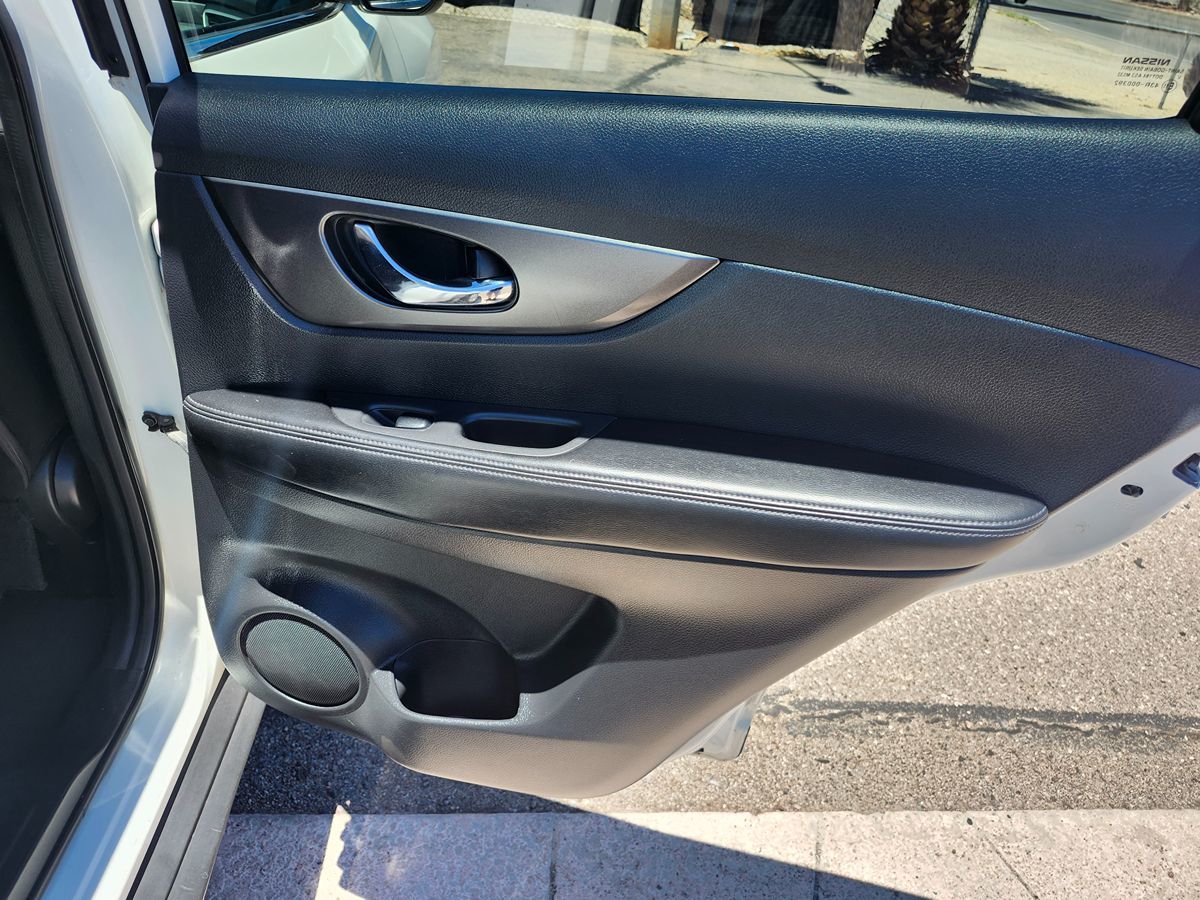 Nissan Rogue photo 20